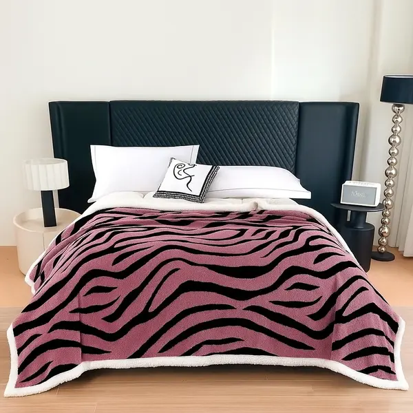 Patura Cocolino Groasa cu Blanita Sherpa, 200x230 cm, Zebra, Roz inchis
