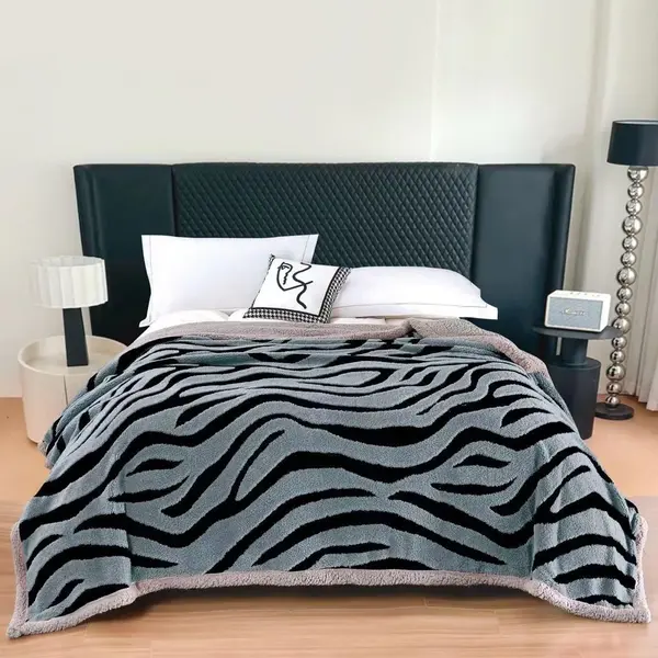 Patura Cocolino Groasa, cu Fermoar, din Blanita Sherpa, Gri, 200x230cm, Zebra, Gri Albastrui