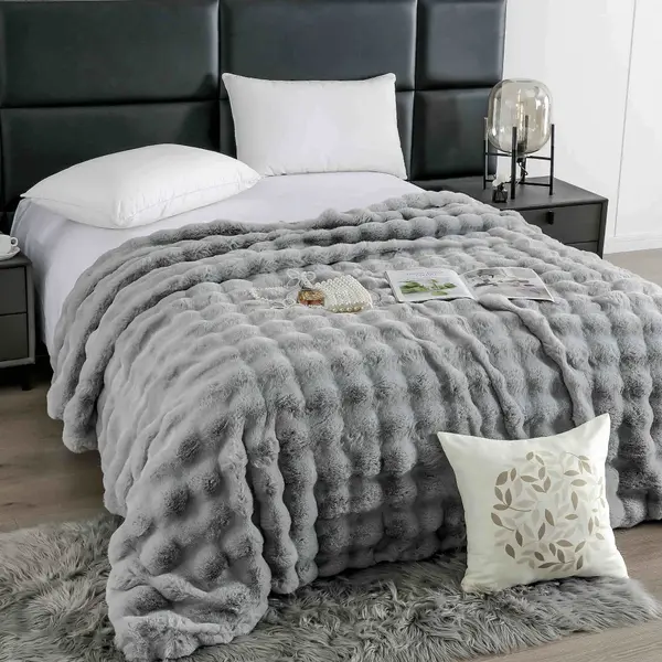 Patura Luxury Soft Touch, Jojo Home, cu Blanita Artificiala Tip Iepure, 200x230 cm, cu Fermoar, Gri