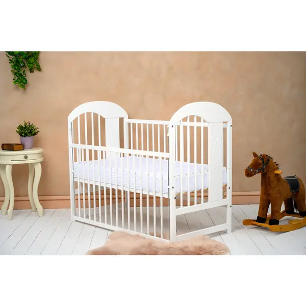 Patut din lemn bebe, 120x60 cm, Cu laterala culisanta, Din lemn de pin, Stabil si rezistent, Inaltime saltea reglabila pe 3 nivele, Laterala cu 3 bete detasabile, EN716-1, EN716-2, Alb, Qmini, Julia II, Elefantel + Saltea 8 cm