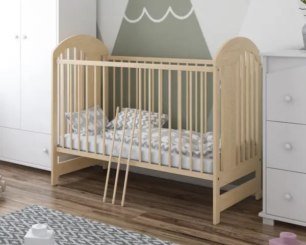 Patut din lemn pentru copii Tymon natur 120 x 60 cm, design modern cu somiera reglabila si 3 bare laterale detasabile 0-4 ani