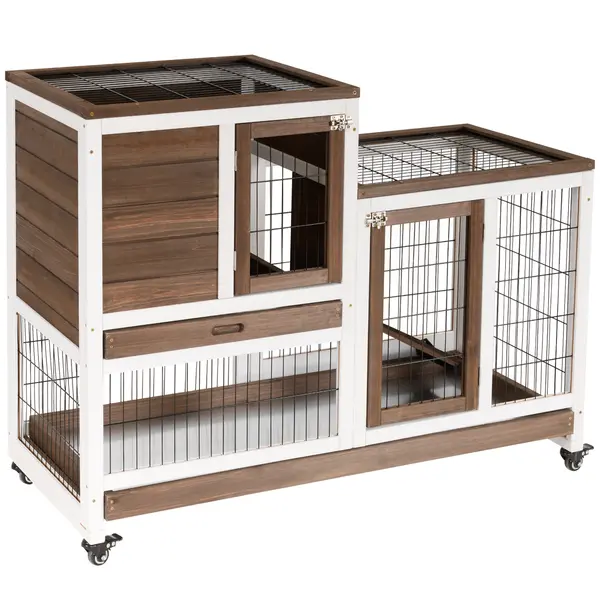 PawHut Cusca pentru iepuri din lemn cu roti, tavi detasabile si casa pentru iepuri cu rampa, 110x50x86cm, maro si alb | Aosom Romania