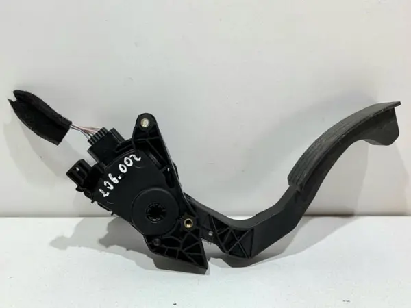 Pedala acceleratie 180022703R Dacia Sandero Stepway 2 (2012-2017) 1.5 dci K9K (612)