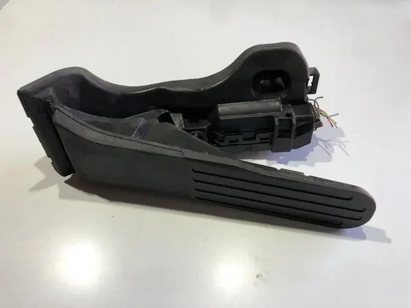Pedala acceleratie 1k1721503aa Volkswagen Passat CC (2008-2012) 1.6 tdi