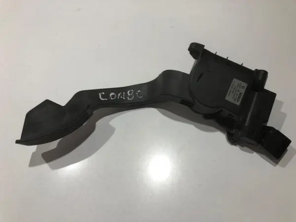 Pedala acceleratie 51831864 Opel Combo (2012-2017)