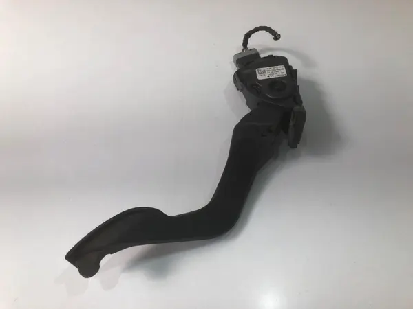 Pedala acceleratie 9683001480 Peugeot 207 (2006-2009)