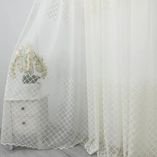 Perdea Cicek din Tulle cu Broderie, Ivoire, 140cm latime x 260cm inaltime, cu rejansa pt bara