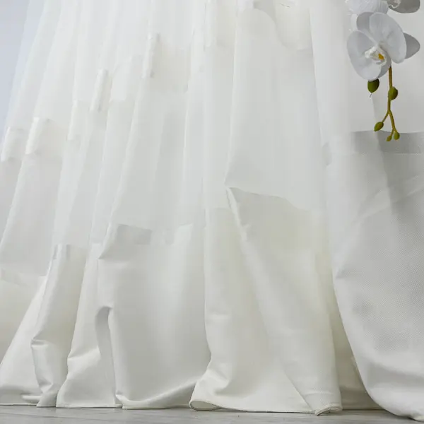 Perdea Diamond din Matase cu Banda Satinata, Ivoire, 140cm latime x 260cm inaltime, cu rejansa pt bara
