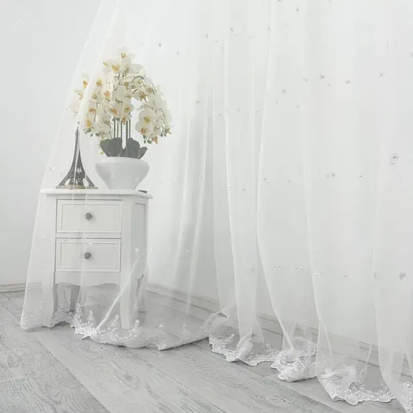 Perdea Fulgi de Nea din Tulle cu Broderie, Alb, 100cm latime x 260cm inaltime, cu rejansa pt bara