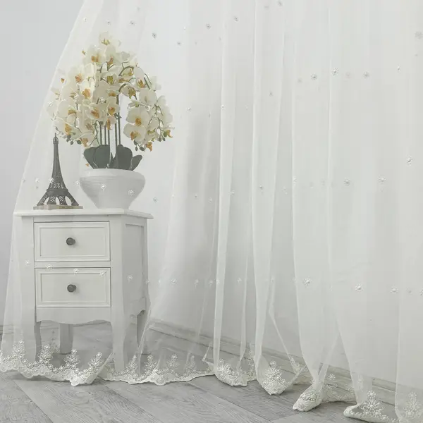 Perdea Fulgi de Nea din Tulle cu Broderie, Ivoire, 140cm latime x 260cm inaltime, cu rejansa pt bara