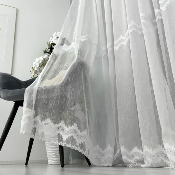 Perdea Lorena tip IN Brodat, Alb, 140cm latime x 260cm inaltime, cu rejansa pt bara