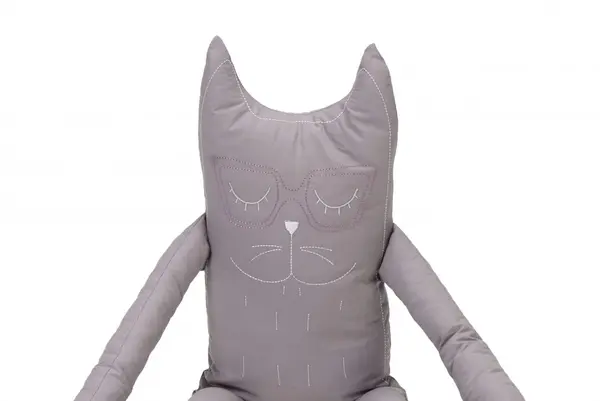 Perna in forma de pisica SomnArt Gri, husa din bumbac, umplutura cu lavanda