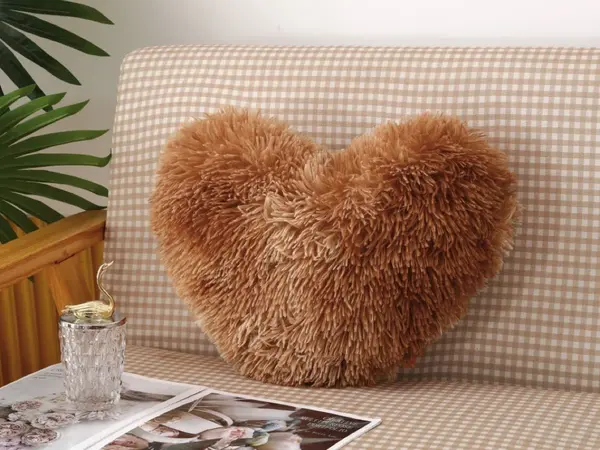 Perna inimioara, Fluffy, Jojo Home, Maro