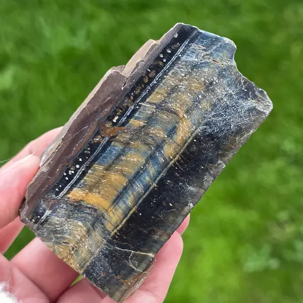 Piatra bruta ochi de tigru albastru (ochi de soim) model 4