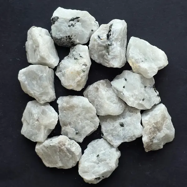 Piatra lunii alba bruta