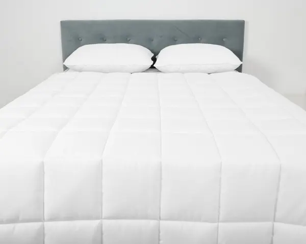 Pilota pentru vara Somnart HypoAllergenicMed din microfibra 180 x 200 cm, 200 g