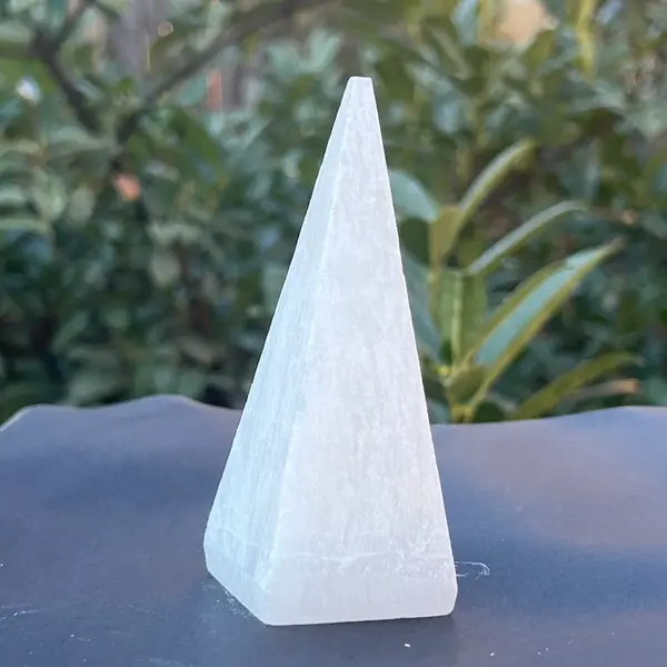 Piramida selenit 10 cm