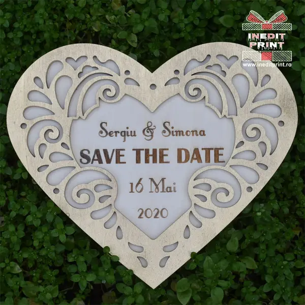 Placuta personalizata Save The Date STD3 30x25cm, Lemn natur + lemn natur vopsit auriu