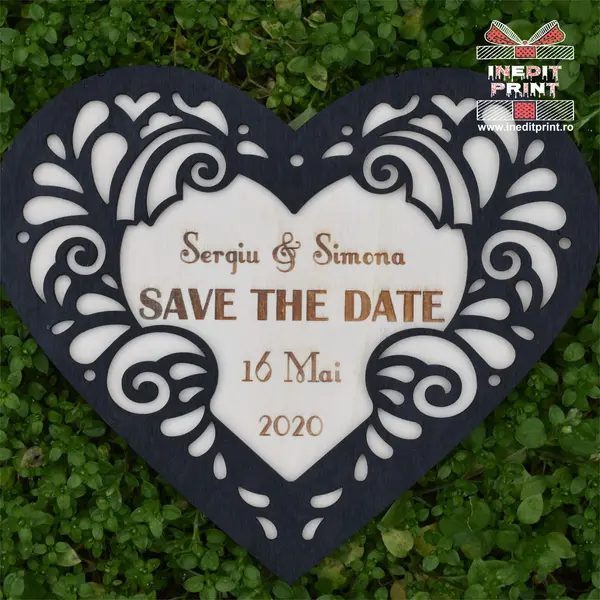 Placuta personalizata Save The Date STD3 40x34cm, Lemn natur + lemn natur vopsit negru