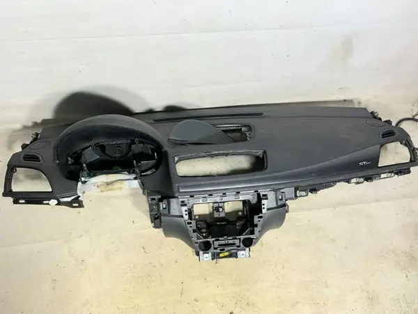Plansa bord Renault Megane 3 facelift (2012-2016)