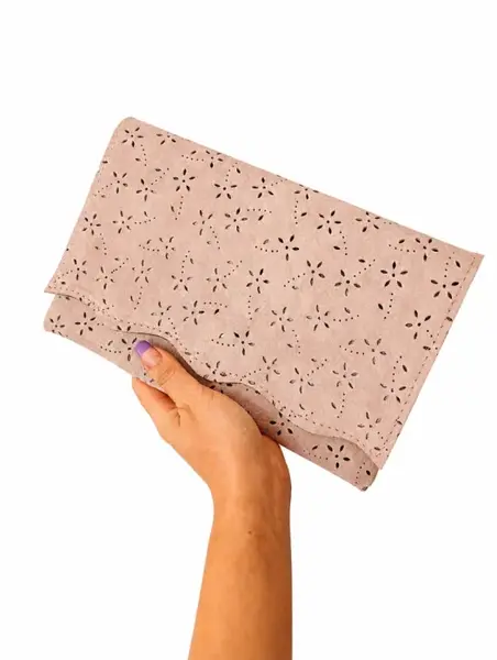 Plic roz pudra , din piele naturala cu efect dantelat ,handmade