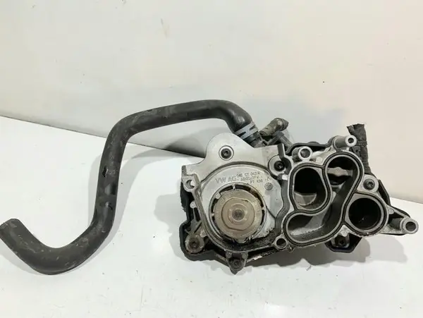 Pompa apa cu corp termostat 04E121042M Audi A3 (2012-2019) [8V1] 1.2 tsi; 1.4 tsi CYVB; CJC