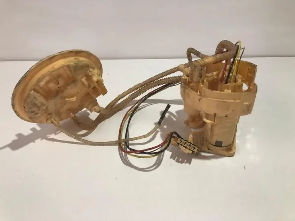 Pompa combustibil 7476108 BMW Seria 5 (2017-2024) [G30]