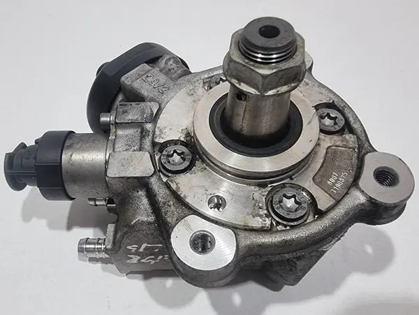 Pompa injectie 03L130755 Volkswagen Scirocco 3(2008-2014) 2.0 tdi CAGA; CBAB; CBBB; CFFB; CFG