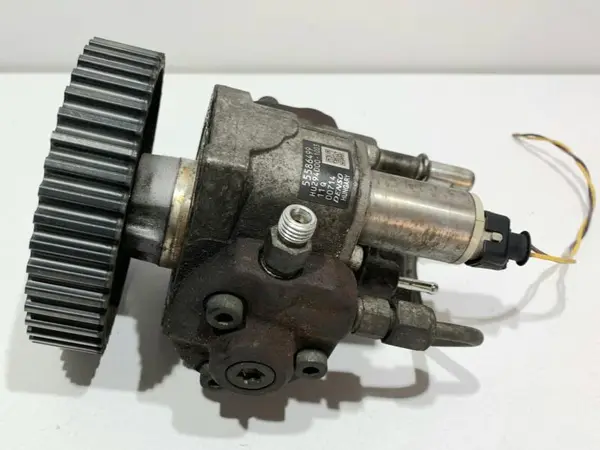 Pompa injectie 55586499 Opel Astra J facelift (2012-2015) A17DTS LUD