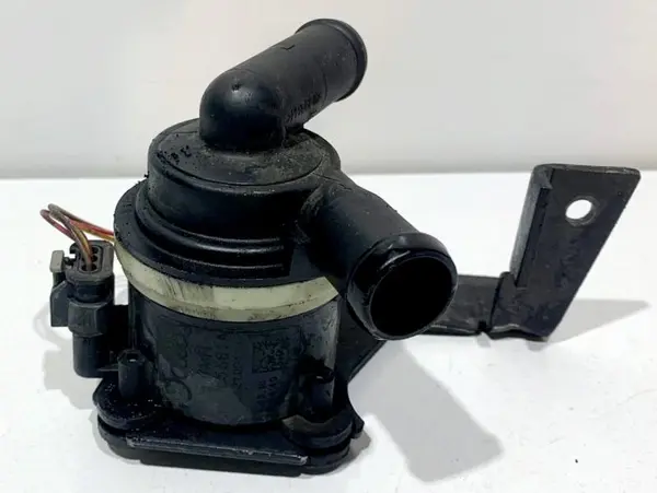 Pompa recirculare apa 03L965561A Audi A4 (2007-2011) [8K2, B8] 2.0 tdi CAHA