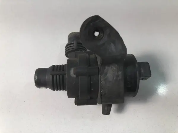 Pompa recirculare apa 6922990 BMW Seria 7 (2001-2008) [E65, E66] 3.0d