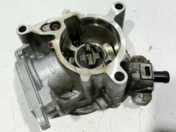 Pompa vacuum 06J145100B Audi A4 (2007-2011) [8K2, B8] 1.8 benzina CDHB