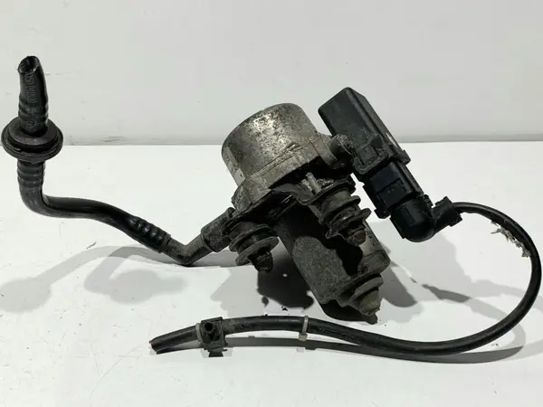 Pompa vacuum frana 1J0612181B Volkswagen Golf 5 (2004-2009) 1.4 tfsi; 1.6 tfsi