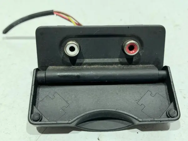 port auxiliar aux 280230001R Renault Megane 3 (2008-2012)