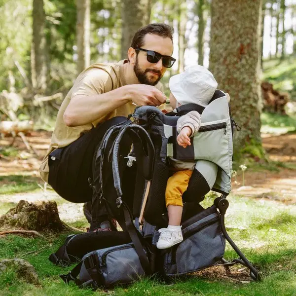 Port-bebe pentru drumetii Moov and Hike Babymoov