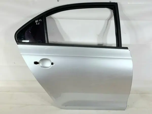 Portiera usa dreapta spate culoare argintie - la7w Skoda Rapid (2012-2017)