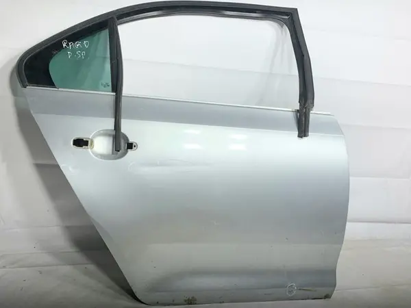 Portiera usa dreapta spate culoare argintiu - la7w Skoda Rapid (2012-2017)