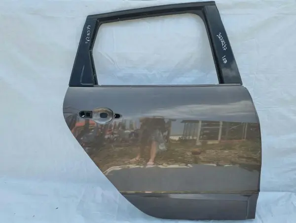 Portiera usa dreapta spate culoare maro cod: tecnb Renault Scenic 3 (2009-2011)