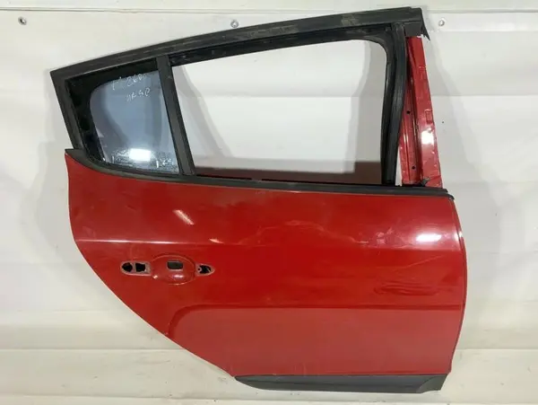 Portiera usa dreapta spate culoare rosie Renault Megane 3 facelift (2012-2016)