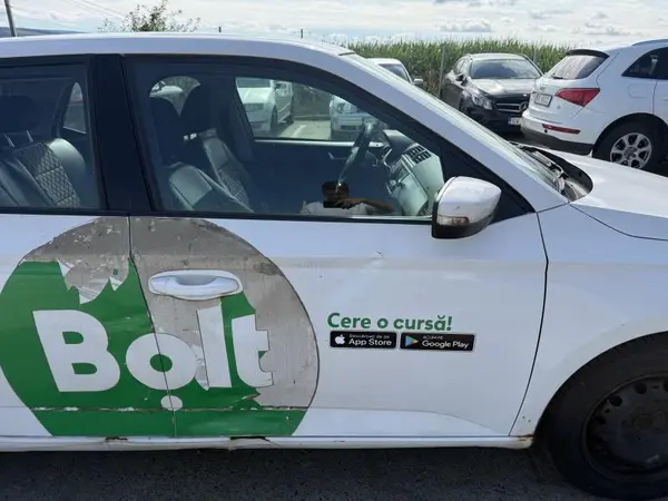 Portiera usa fata dreapta cu defect culoare alba - lf9e Skoda Fabia 3 (2014-2018)