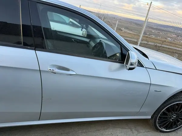 Portiera usa fata dreapta culoare 775 (argintiu iridium - vopsea metalizată) Mercedes E-Class (2009-2016) [W212]