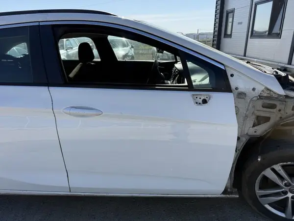 Portiera usa fata dreapta culoare alb - gaz (40r) Opel Astra K facelift (2019 2021)