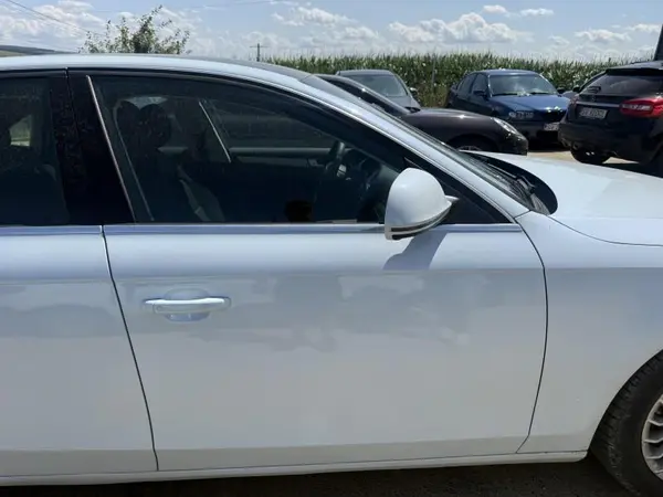Portiera usa fata dreapta culoare alba Audi A4 (2007-2011) [8K2, B8]