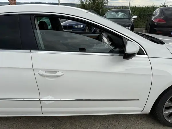 Portiera usa fata dreapta culoare alba - lb9a Volkswagen Passat CC (2008-2012)