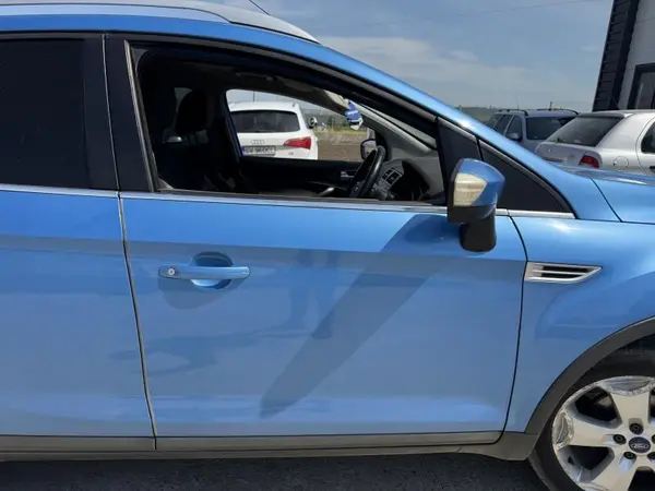 Portiera usa fata dreapta culoare albastra Ford Kuga (2008-2012)