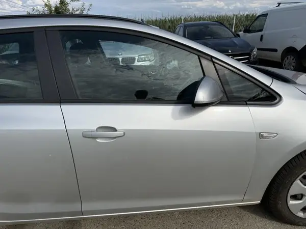Portiera usa fata dreapta culoare argintie - gan (176) Opel Astra J (2009-2012)
