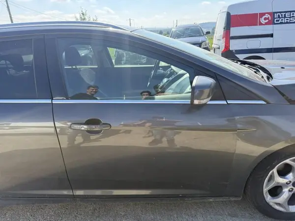 Portiera usa fata dreapta culoare gri - magnetic Ford Focus 3 (2011-2015)