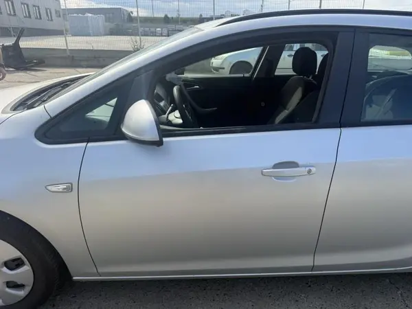 Portiera usa fata stanga culoare argintie - gan (176) Opel Astra J (2009-2012)