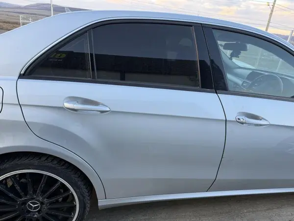 Portiera usa spate dreapta culoare 775 (argintiu iridium - vopsea metalizată) Mercedes E-Class (2009-2016) [W212]