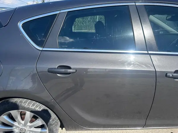 Portiera usa spate dreapta culoare gri - gal z177 Opel Astra J (2009-2012)